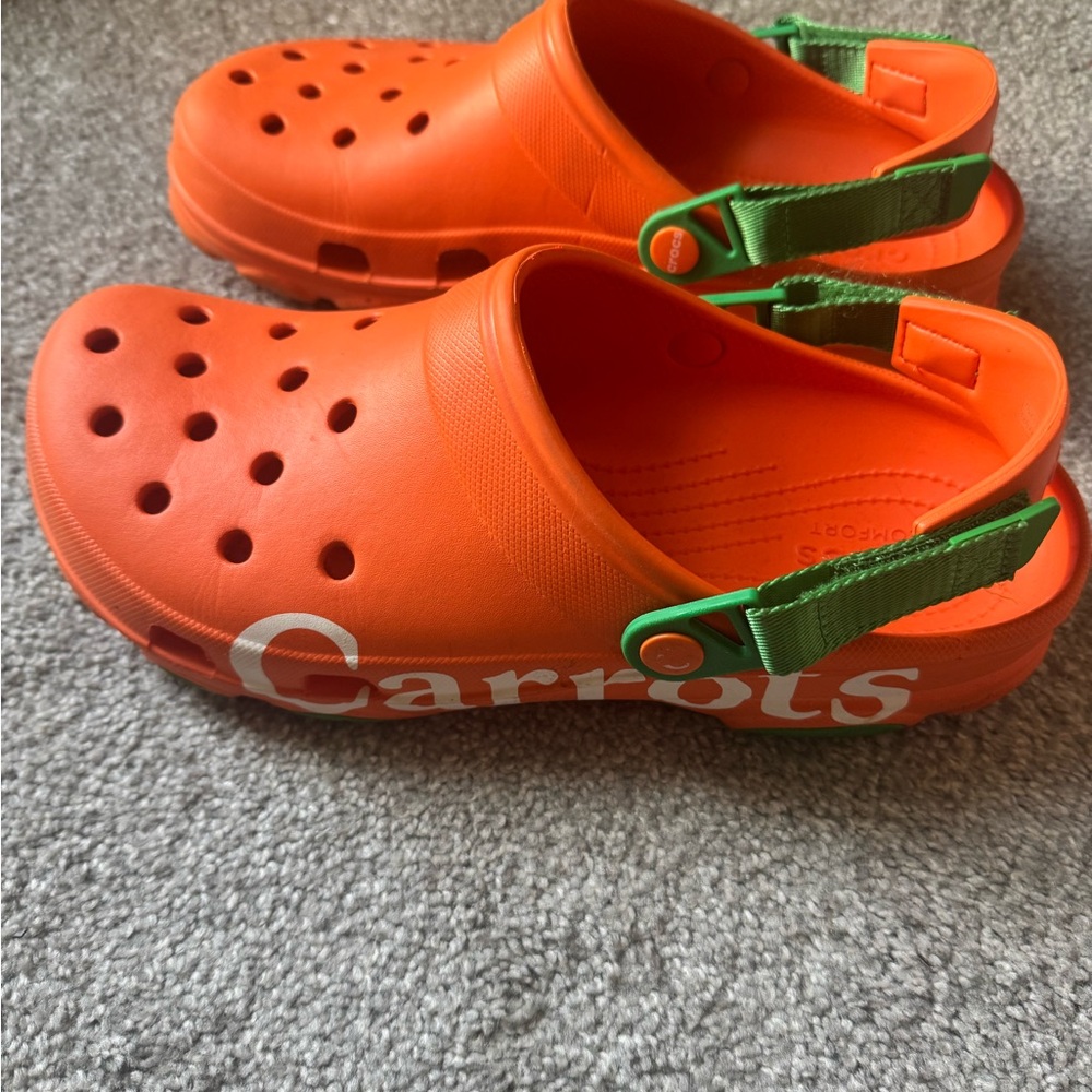 CROCS carrot